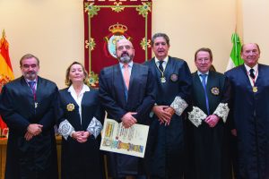 FRANCISCO CALLE, RECONOCIMIENTO A 25 AÑOS DE COLEGIACIÓN